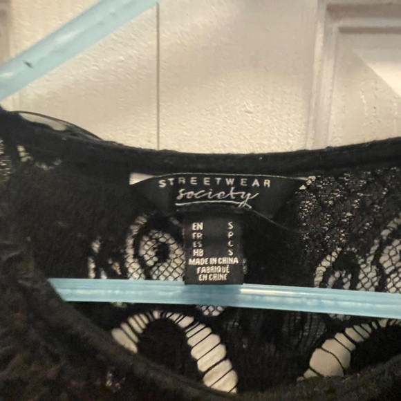 Black lace shirt - Picture 3 of 3